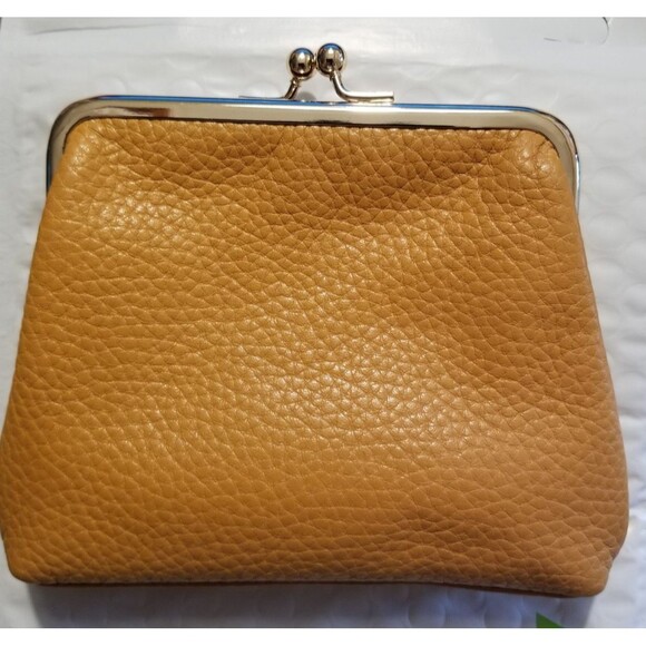 Dooney & Bourke Pebbled Leather Framed Kisslock Card & Coin Holder Large Toffee - Picture 2 of 5